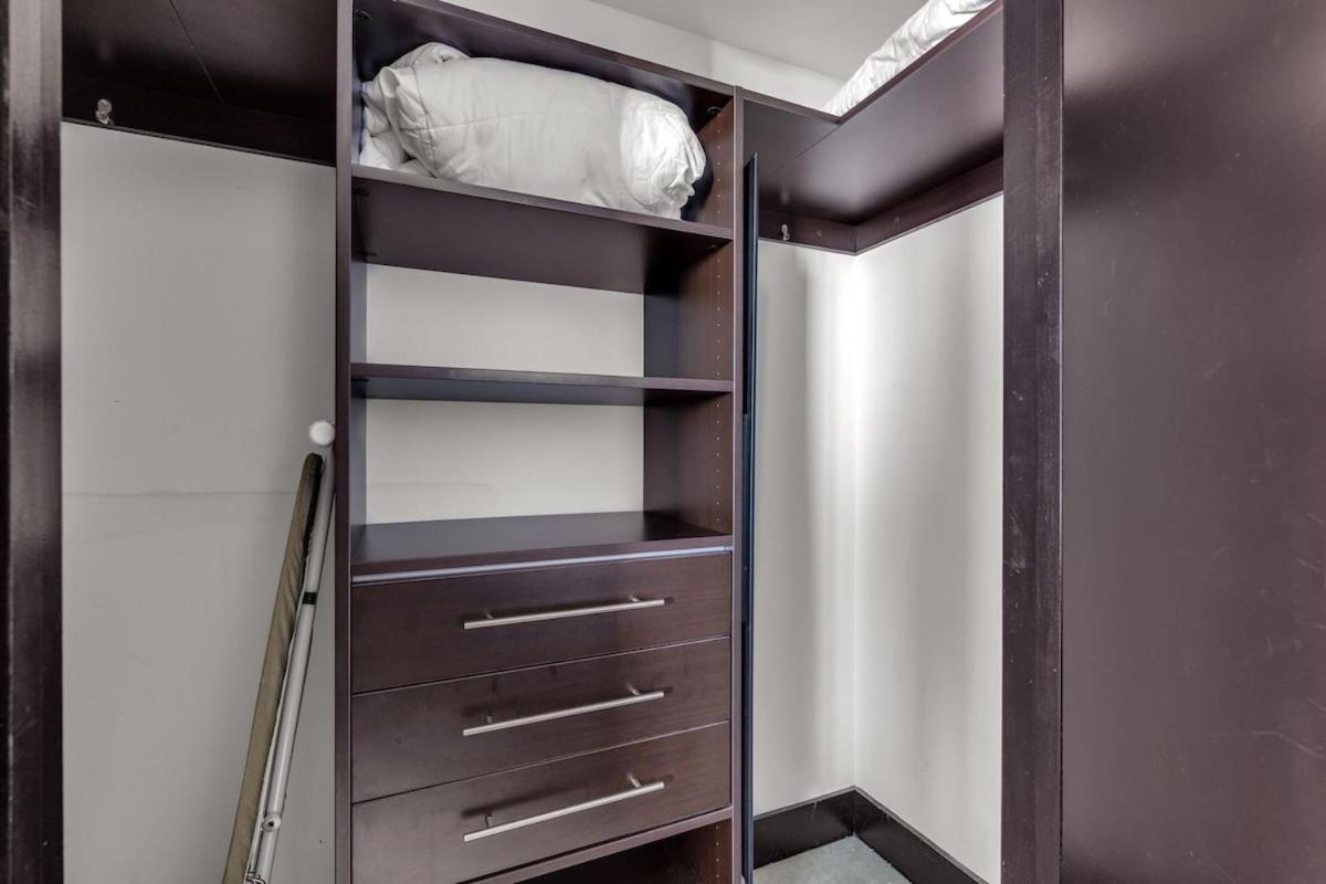 Stunning Apartment at Icon with Bay Views-Pool-Gym-Spa - 5