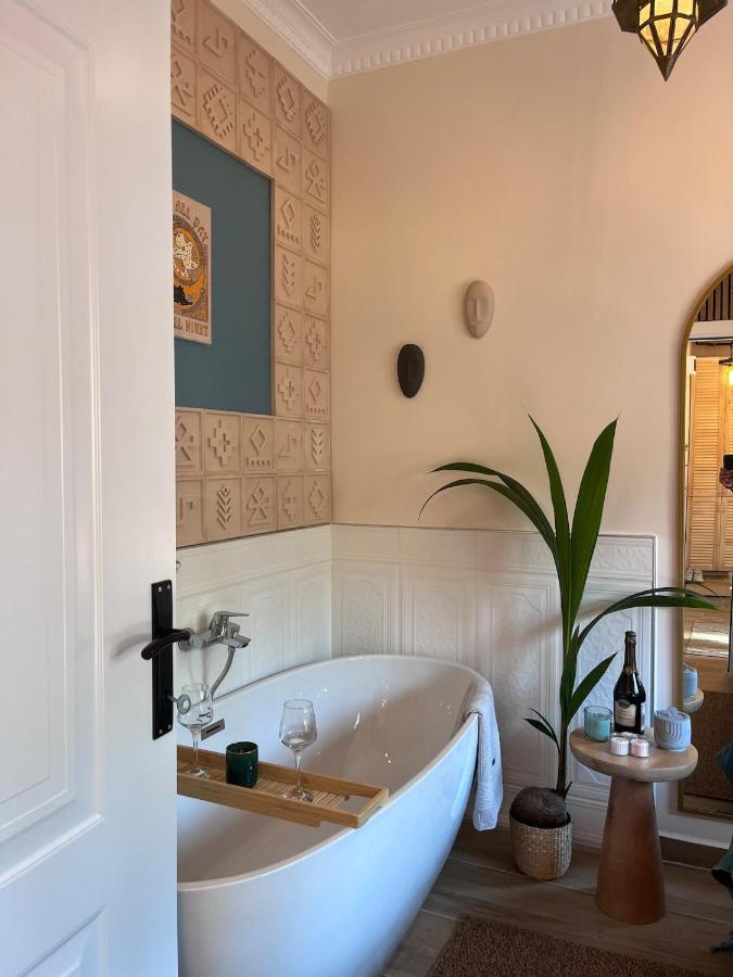 Rum Otto Enjoy Relax 30 sec to Taksim Bathtub - 3