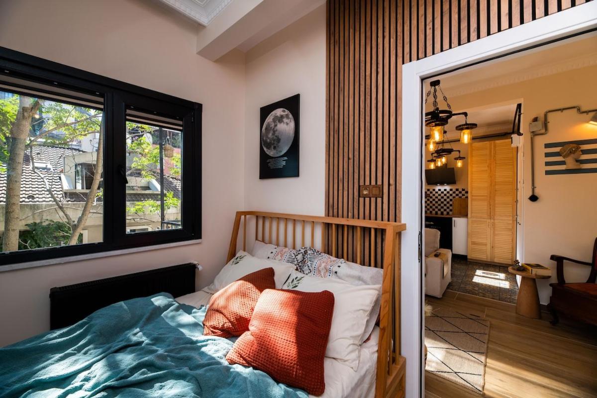 Rum Otto Enjoy Relax 30 sec to Taksim Bathtub - 2