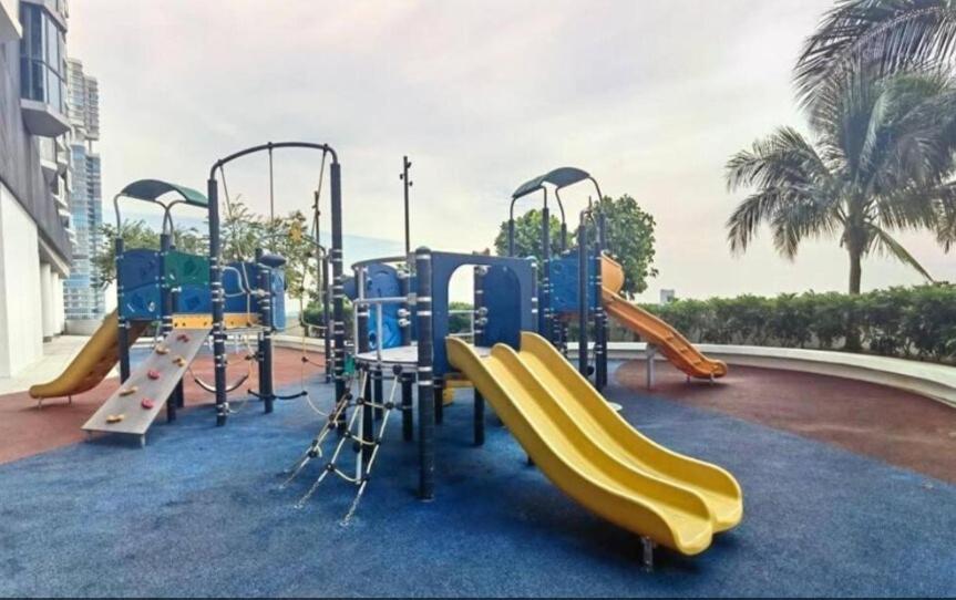 Almas Couple Urban Retreat Puteri Harbour BySTAY - 2