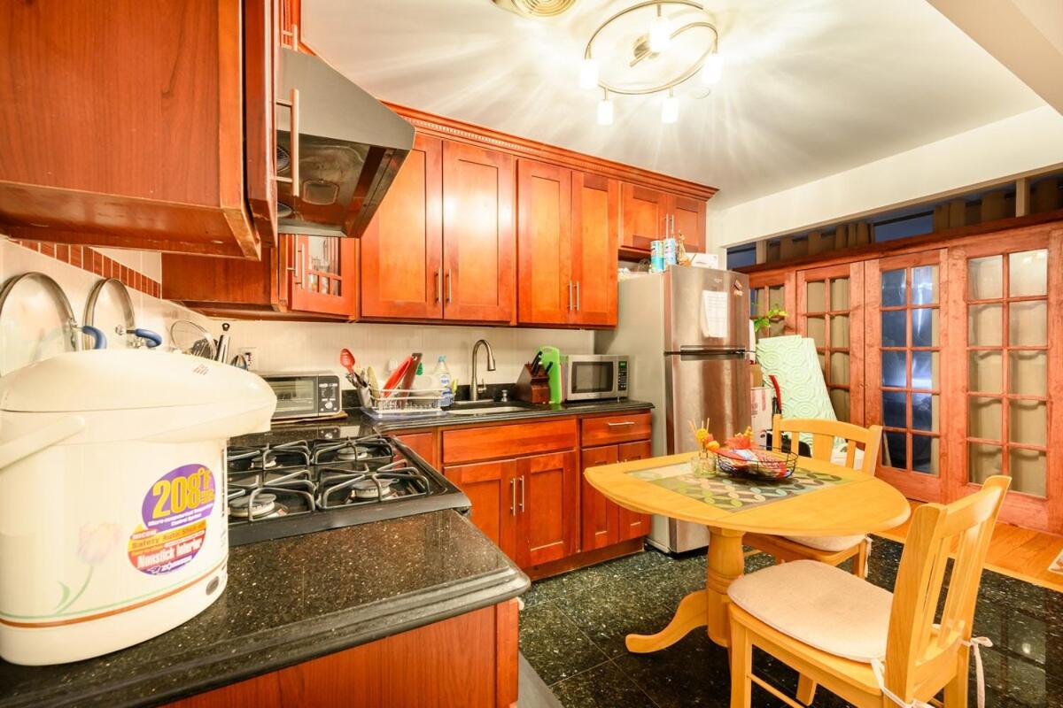 BEST Large Private Room & Private Bathroom, LaGuardia Airport 10min - 4