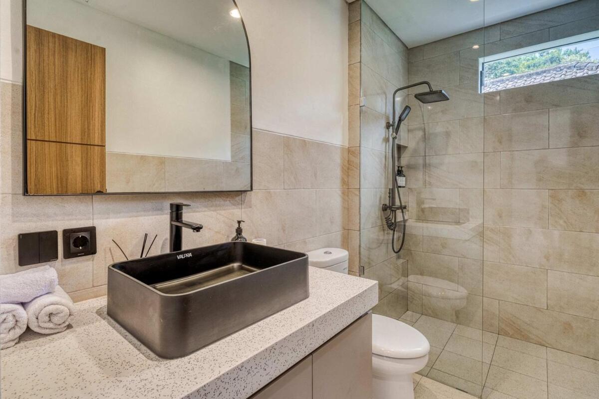 Liv Villa A1 Brand New 3BR in Batu Bolong, Canggu - 3