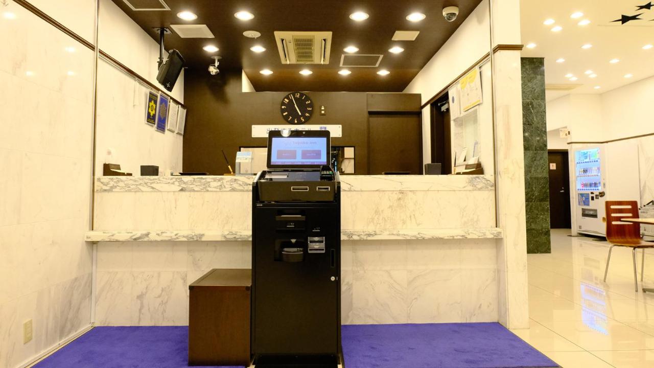 Toyoko Inn Tokyo Nihombashi Zeimusho Mae - 2