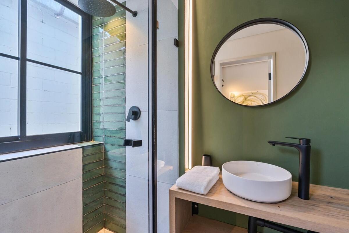 Luxury Petite Studio - 2