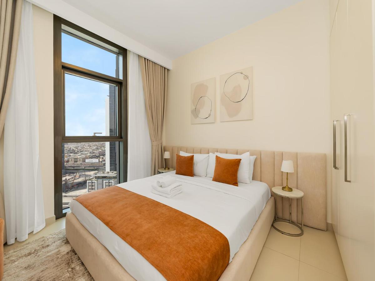 Modern 1BR in DOWNTOWN I Near DUBAI MALL & FOUNTAIN - 3