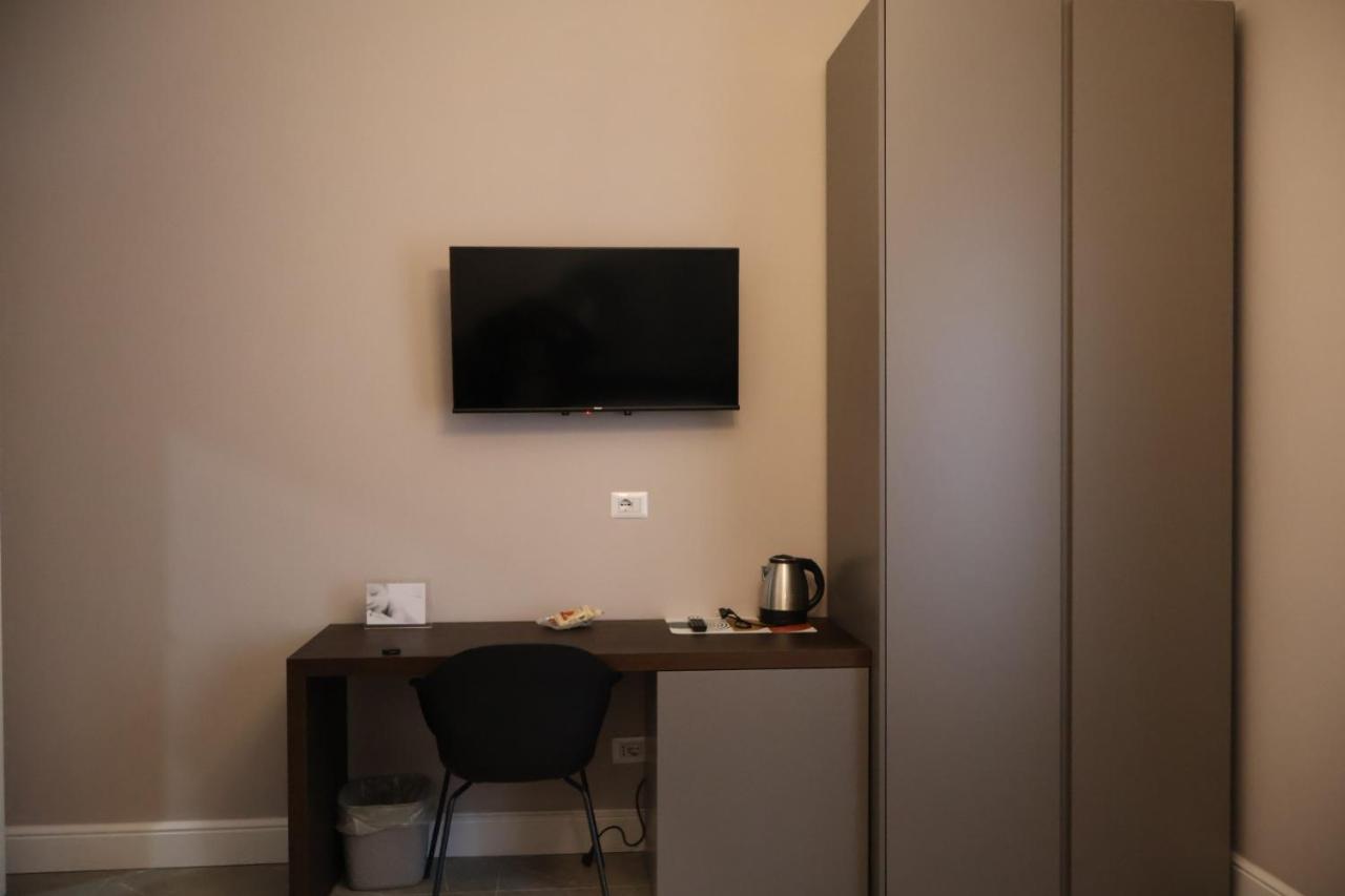 COLOSS IMPERIAL SUITE Guest House - 5