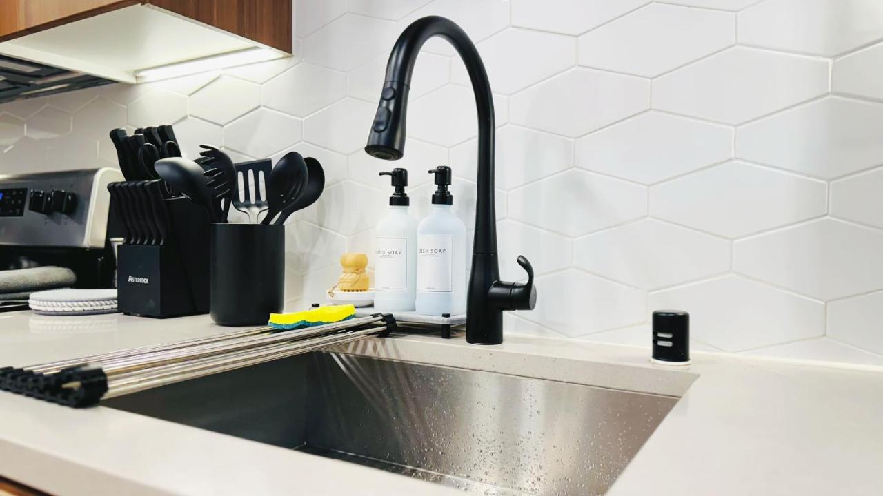 Hollywood Cozy Studio - Walk to Walk of Fame Free Parking Pool & Gym - 3