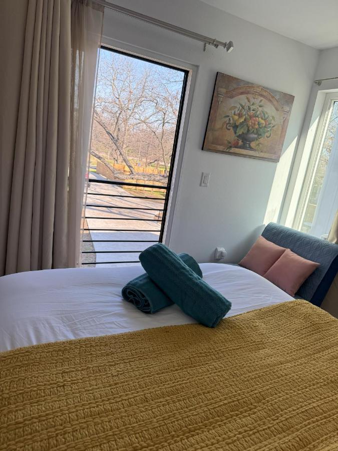 Chic, Cozy & Comfort Modern Room