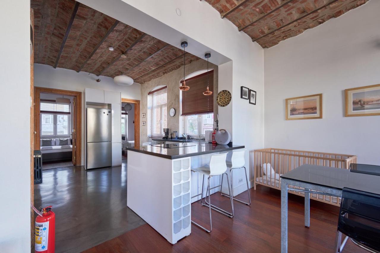 Beautiful restored historical apartment in Galata - 4