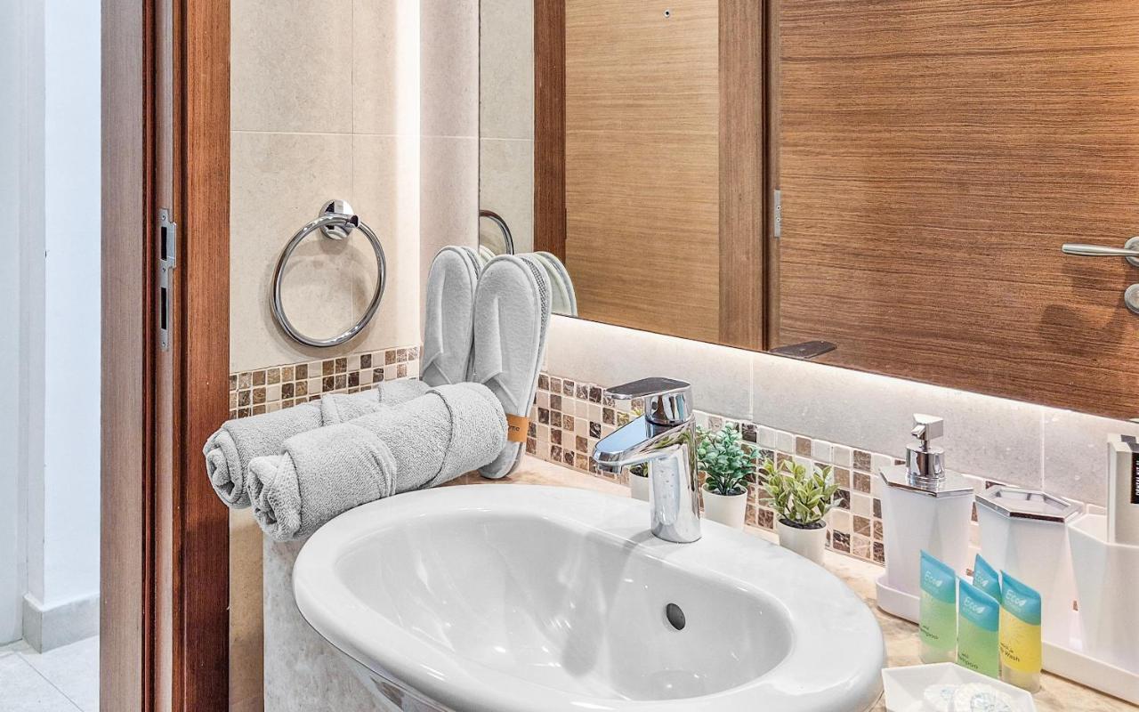 Cozy Golfside Studio - 3