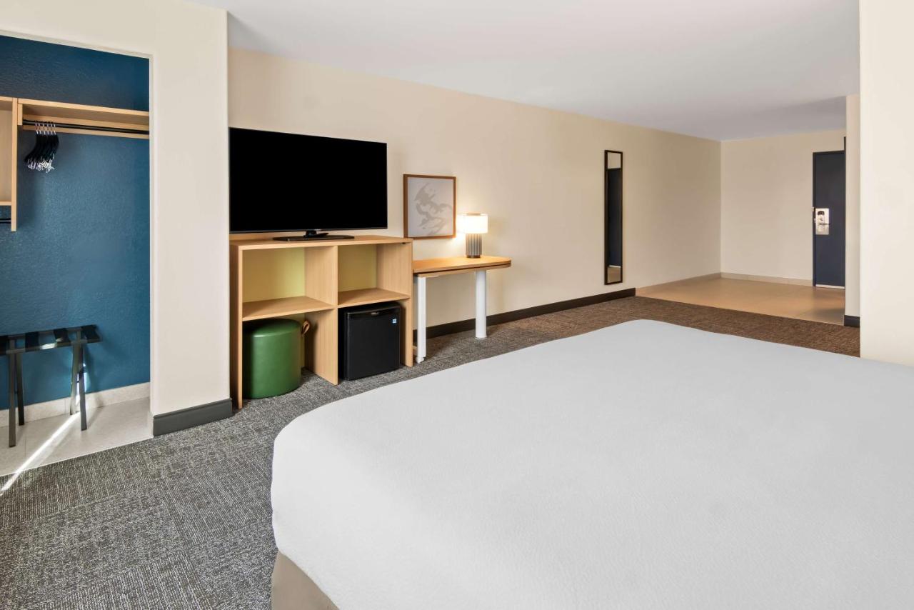 Spark by Hilton Wichita Falls — photo 24