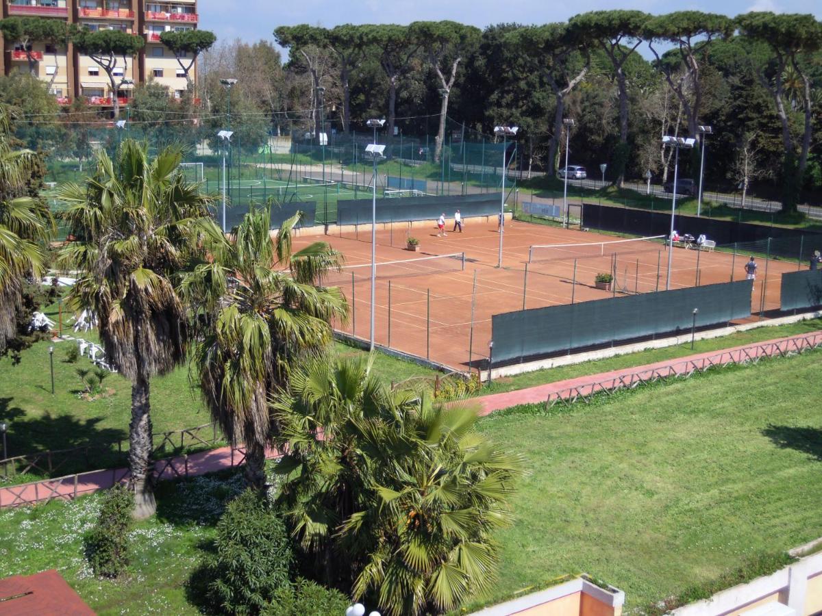 Tennis court: Hotel Parco Dei Principi