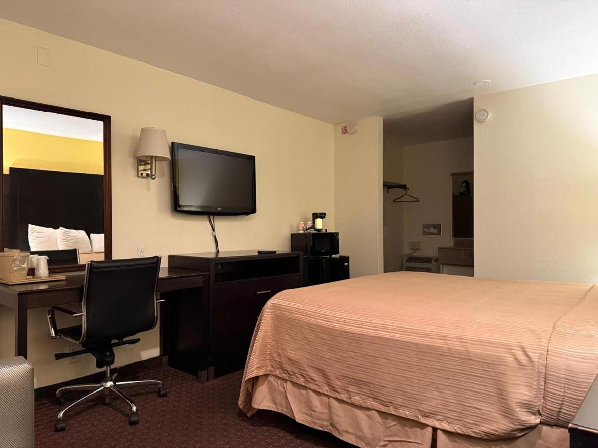 Hollister Inn Motel — photo 18