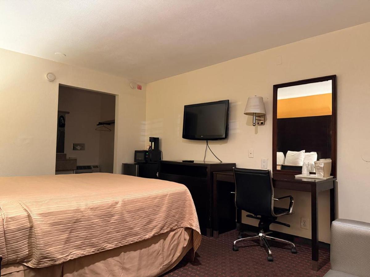 Hollister Inn Motel — photo 19