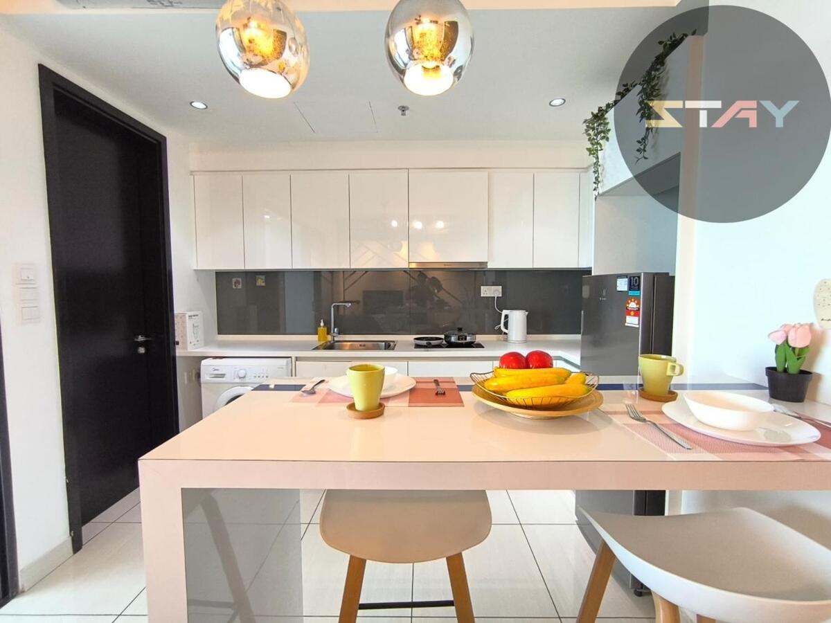 Almas Couple Stylish Urban Blue Netflix BySTAY - 5