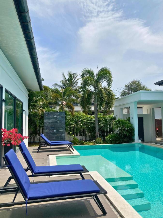 View of Luxury Pool Villa Nai Harn