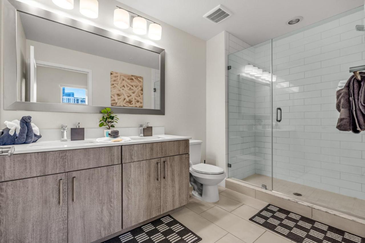 Luxury 2BR with City Views on Biscayne Blvd - 3