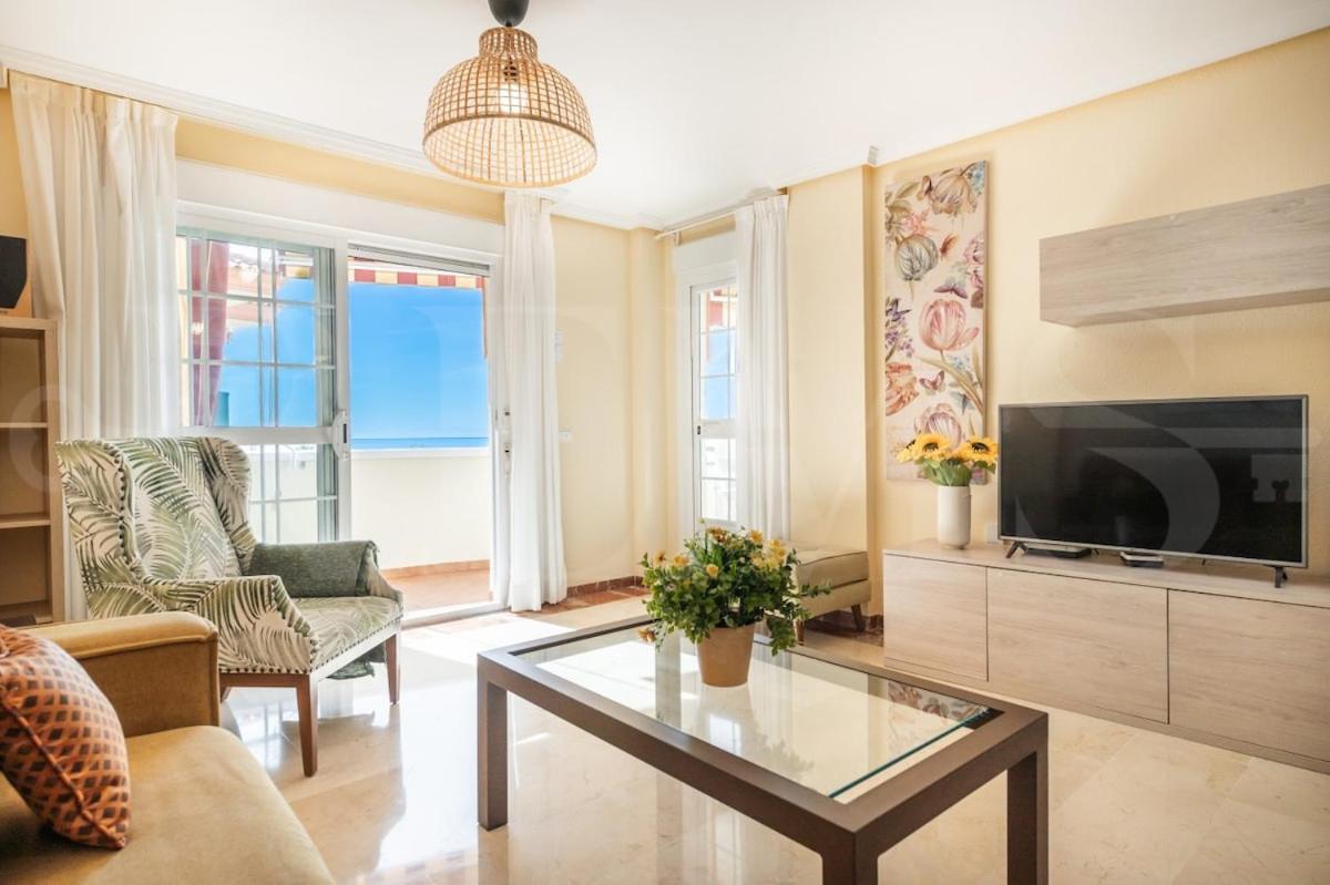 Cozy getaway with pool, close to the beach by REMS