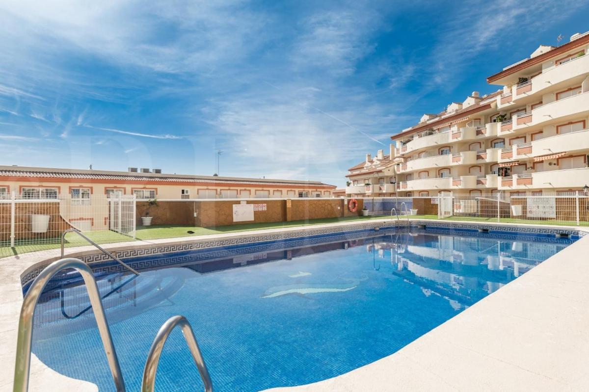 Cozy getaway with pool, close to the beach by REMS - 4
