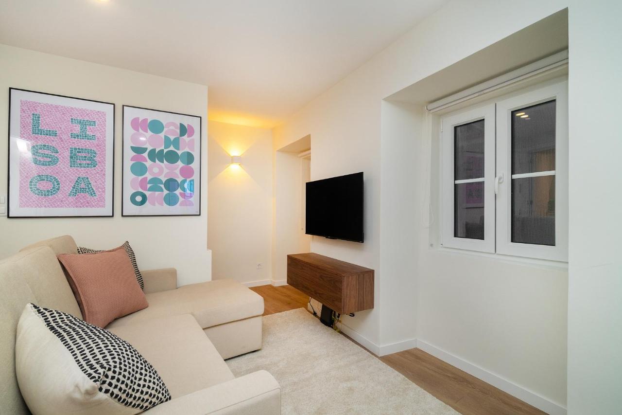 WHome Explore Lisbon from a Cozy Base in Alfama