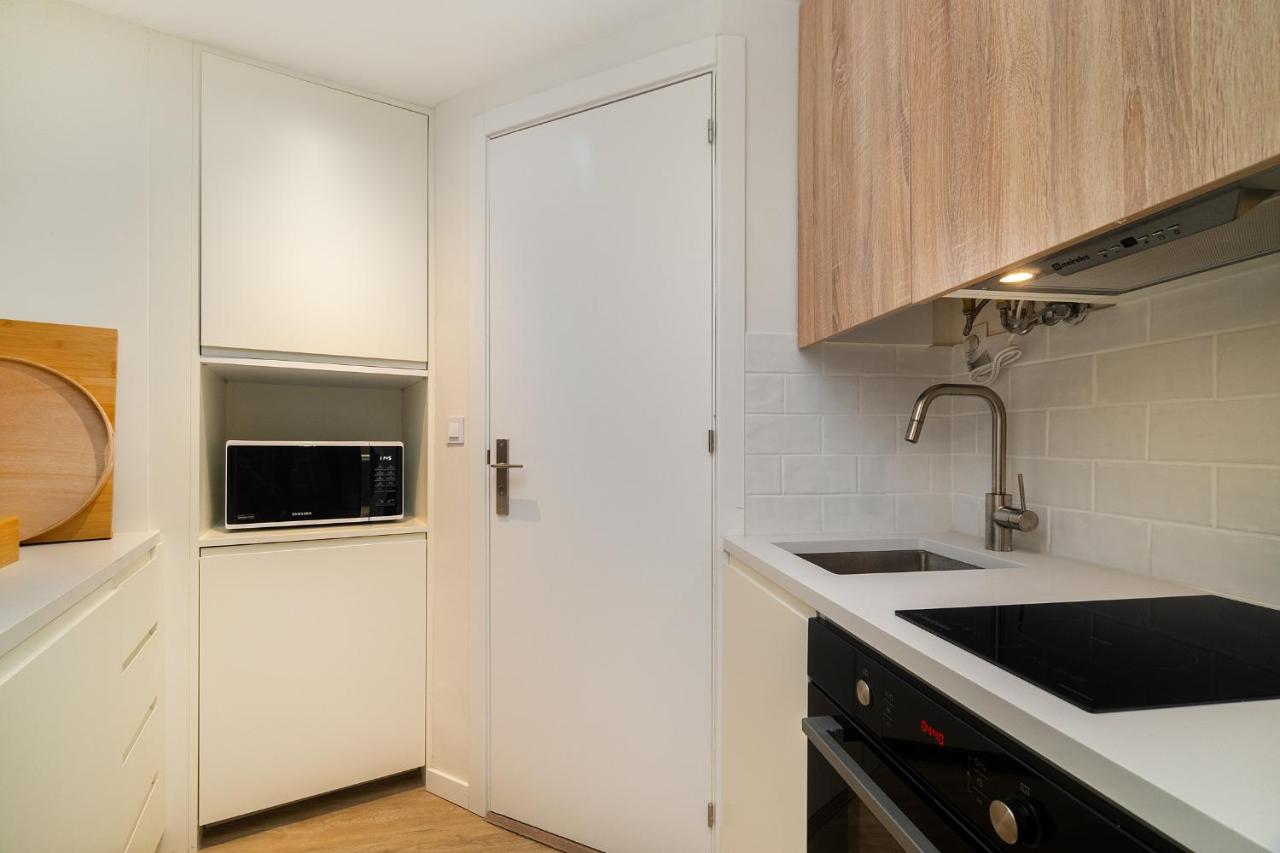 WHome Explore Lisbon from a Cozy Base in Alfama - 5