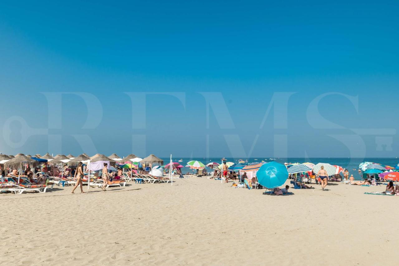 Seaside stay with large terrace, pool & parking REMS - 5