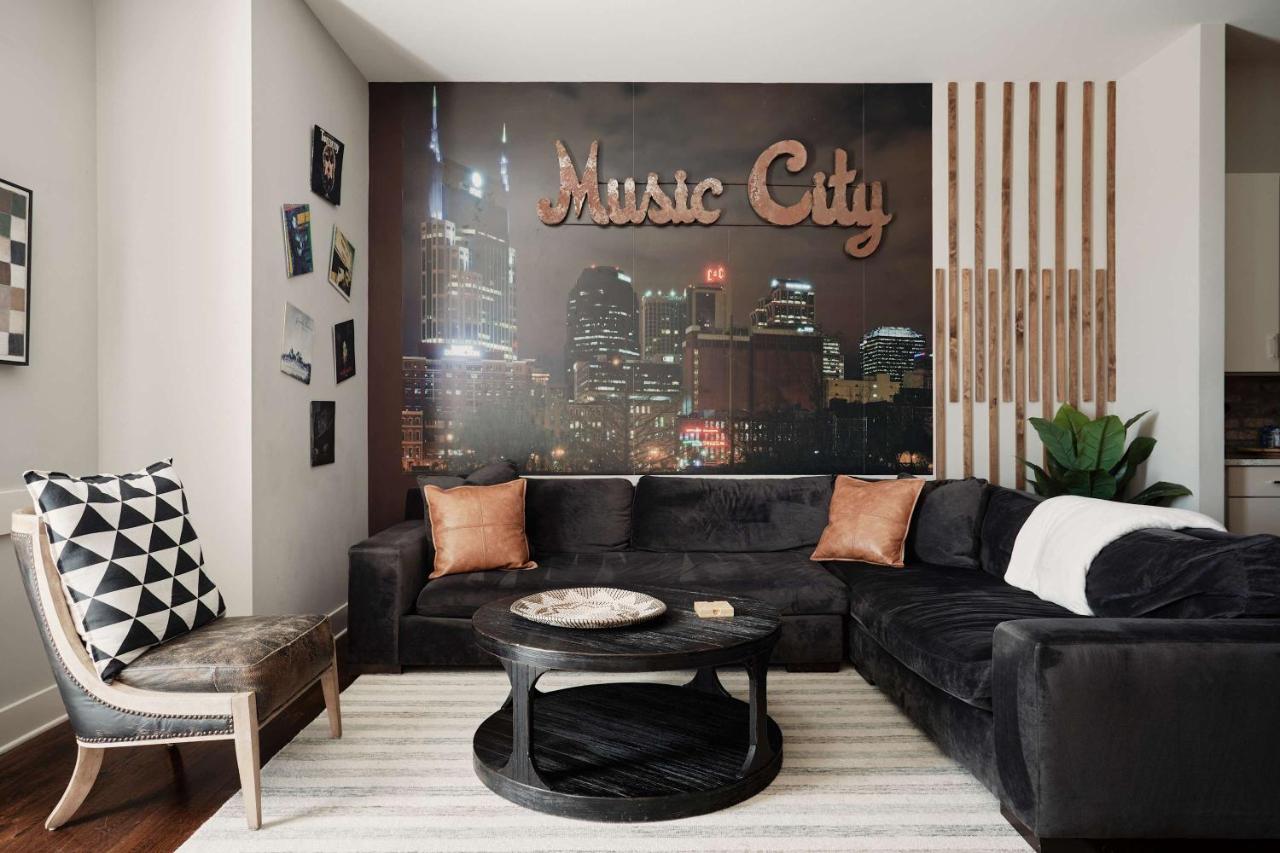 Chic 3BD, Rooftop, Game Room, 10 Min to Broadway, Garage, Ping Pong, Karaoke, Axe Throwing, Shuffleboard, 10 Mins to Broadway, 5 Mins to Five Points, Perfect for Bachelors or Bachelorettes, 24 Hr Hospitality - 2