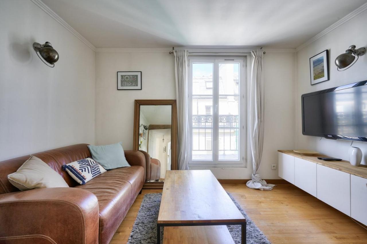 Stunning 1BR Flat with balcony near metro station - 4