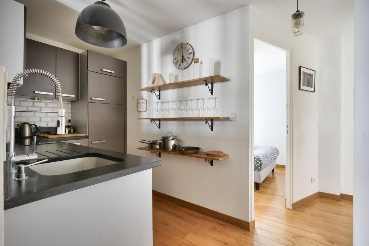 Stunning 1BR Flat with balcony near metro station - 5