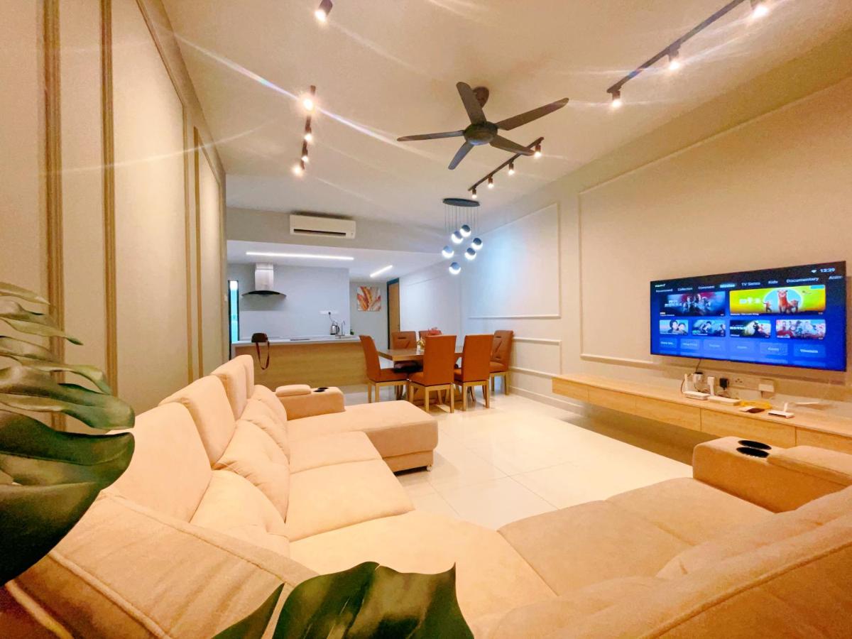 GYDEN STAYCATION #Southkey Mosaic next to Mid Valley Mall