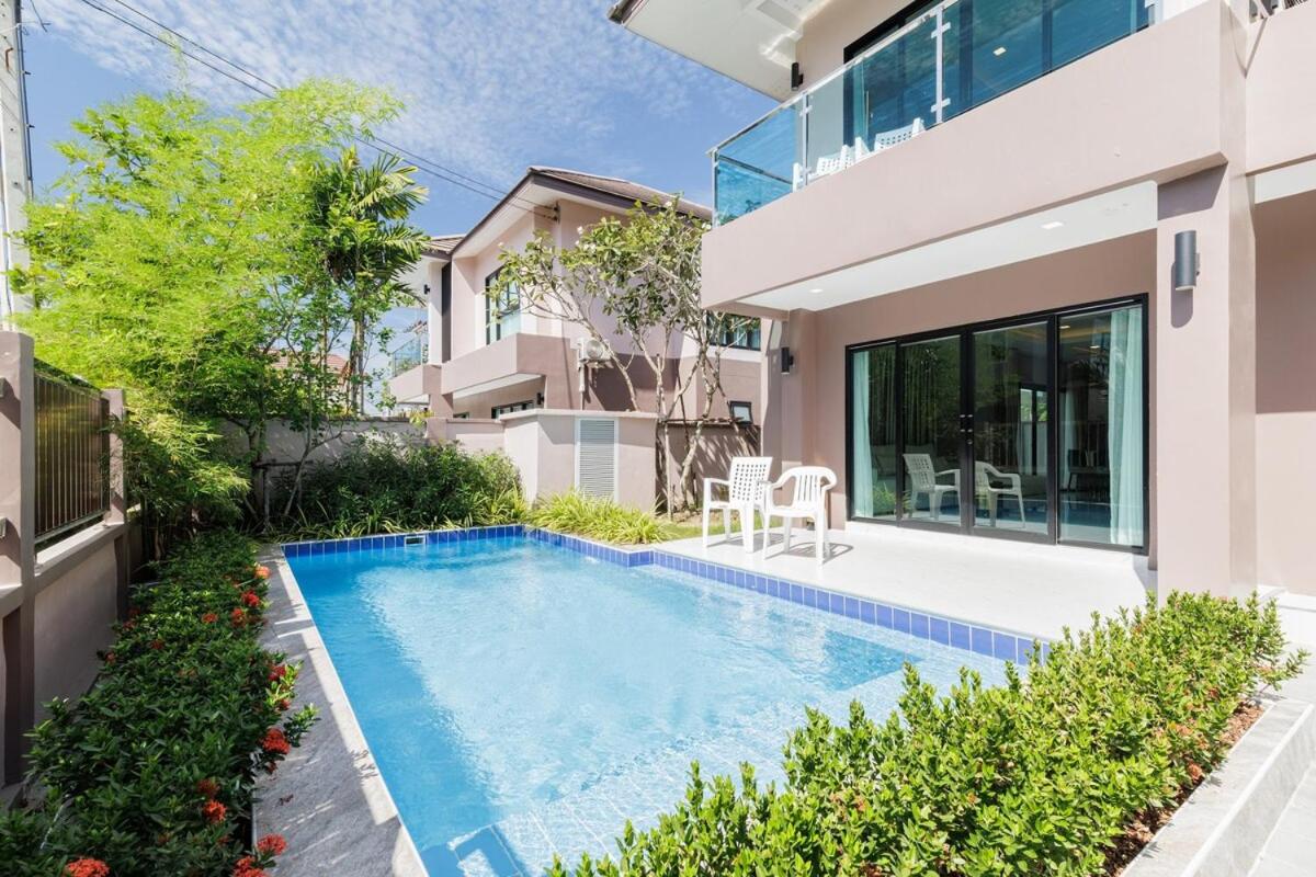 View of 芭堤雅独栋泳池 五卧 最多可住13人 可以派对