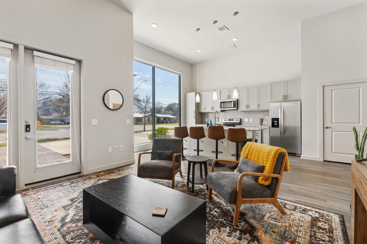 Luxury Townhouse-Style Apartment - 5