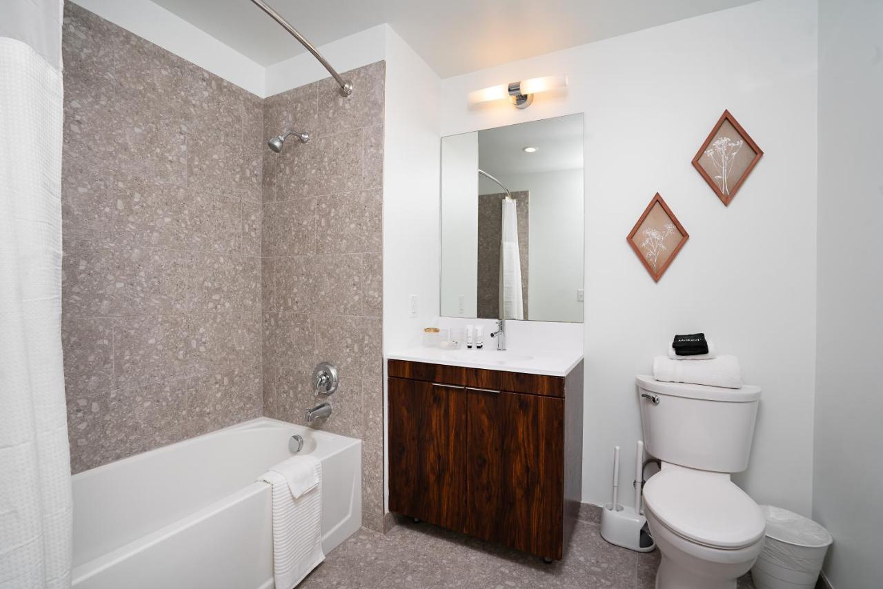 Ultra Luxury Apt - Panoramic NYC View - Minutes to City - 3