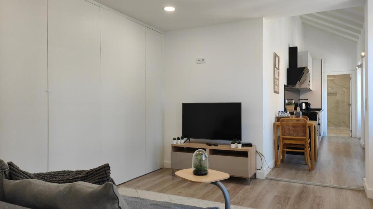 Chiado Modern Attic Duplex 2-Bedroom Apartment - 5