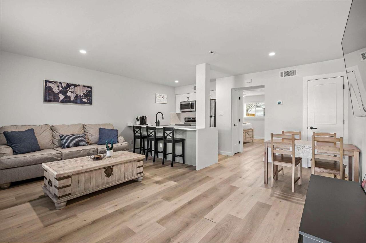 Chic & Stylish 1BR Retreat near Zilker Park