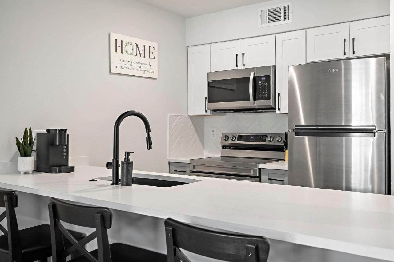 Chic & Stylish 1BR Retreat near Zilker Park - 4