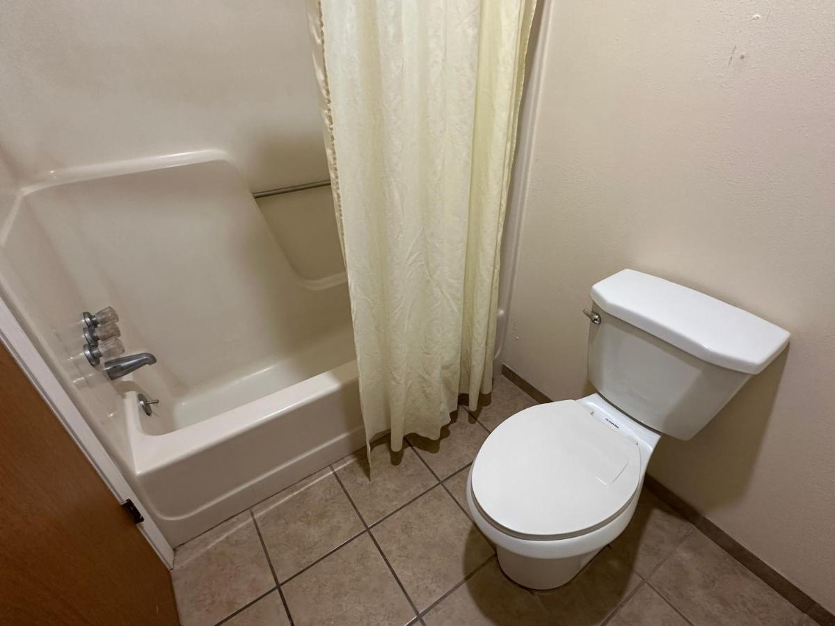 Regal Inn Las Vegas New Mexico — photo 11