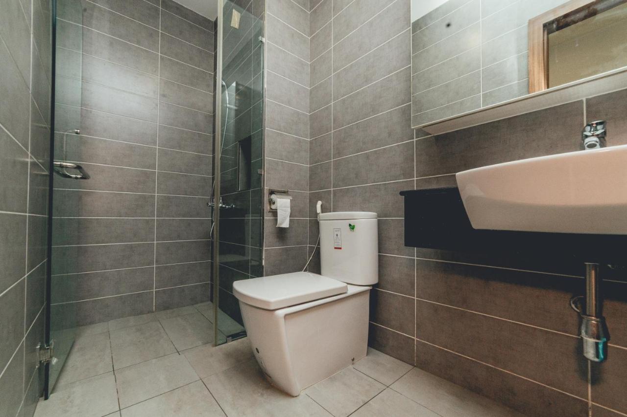 Paragon Residence The Modish 3BR7pax Balcony by Our Stay - 3