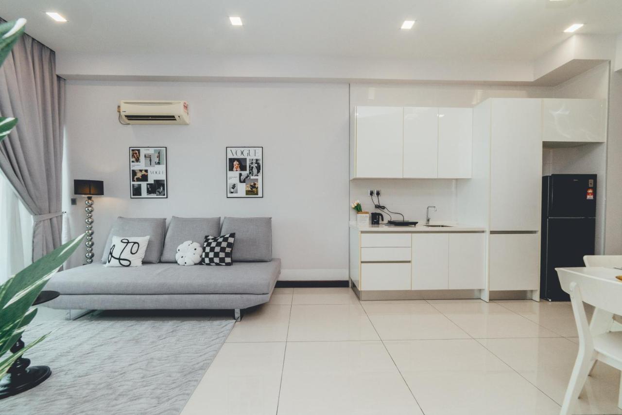 Paragon Residence The Modish 3BR7pax Balcony by Our Stay