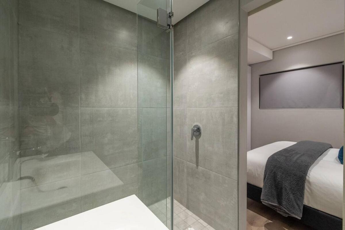 16 On Bree stunning 1-Bed perfectly Located - 3