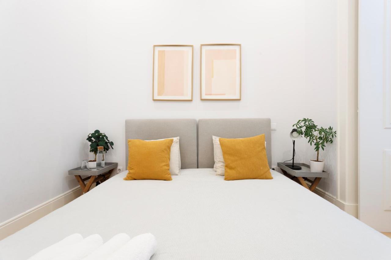 Bedrooms in Shared Apartment in Modern Accommodation in Downtown Lisbon