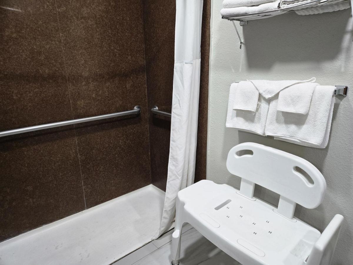 Town House Extended Stay Motel — photo 21