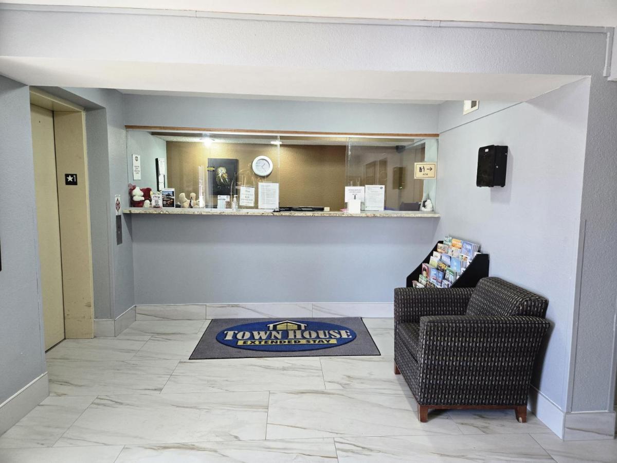 Town House Extended Stay Motel — photo 7