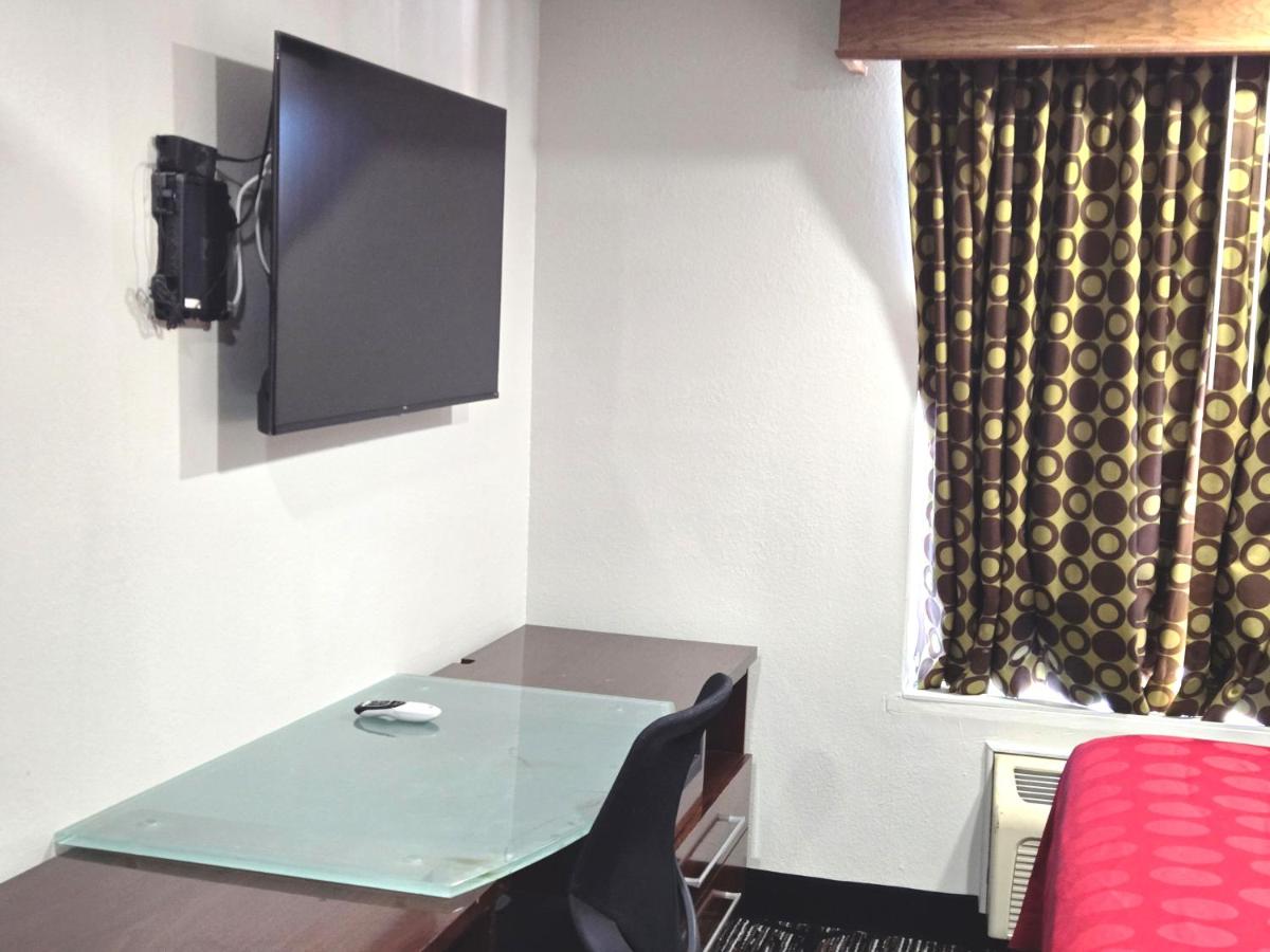 Town House Extended Stay Motel — photo 12
