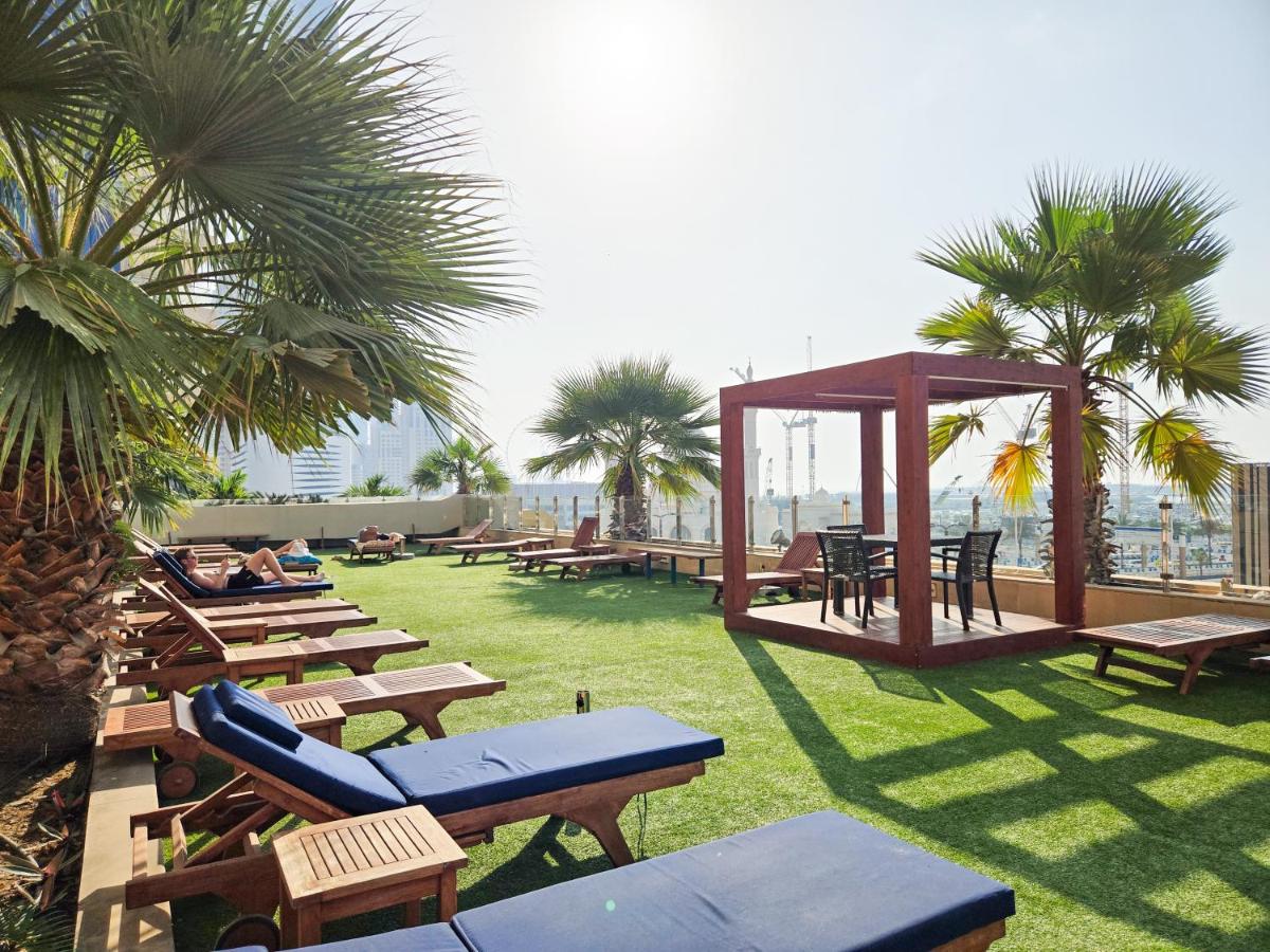 Fabulous 1BR in Dubai Marina near Beach With Sea Views - 2