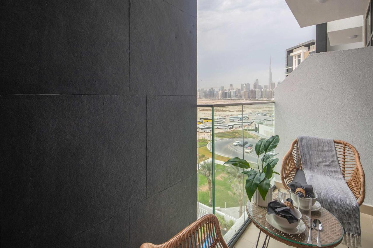 Frank Porter - Azizi Riviera 1 - 4