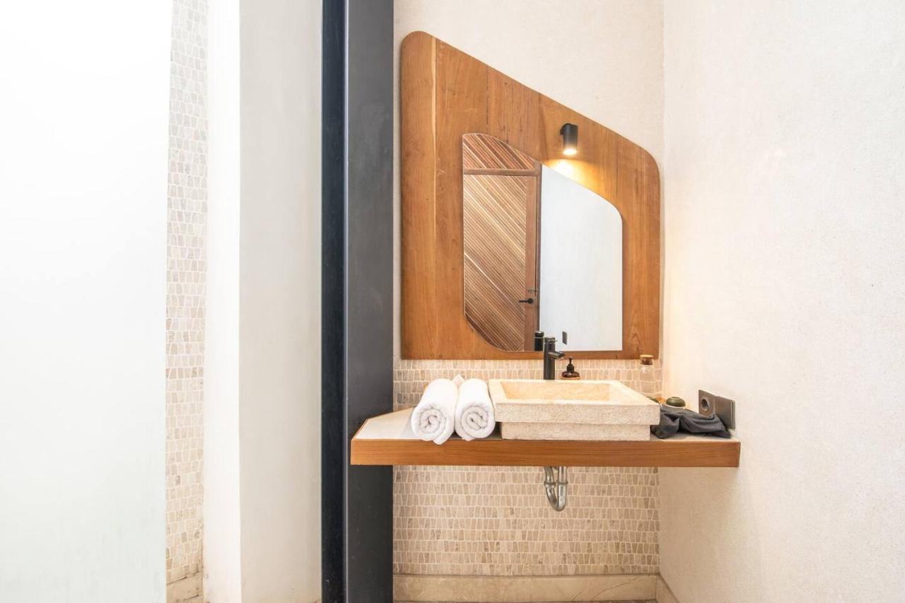 Elegant 1-BR Loft with Art Deco Vibe Shared Pool - 3