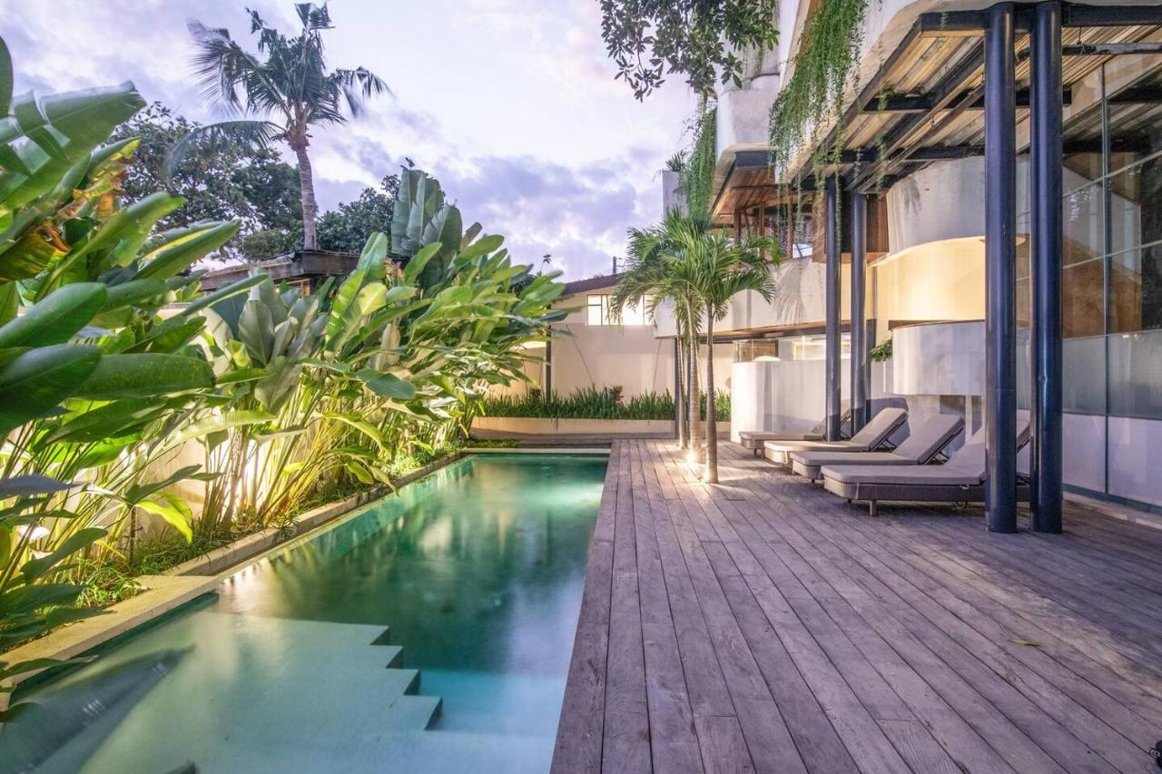 Elegant 1-BR Loft with Art Deco Vibe Shared Pool - 4