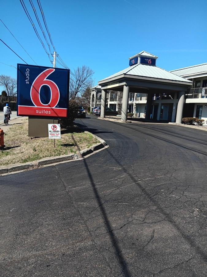 Image: Studio 6 Suites Louisville KY Airport/Expo Center