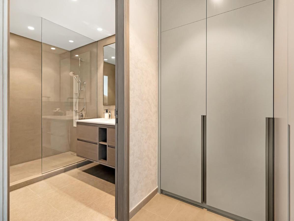 Skyline Serenity Holiday Home I Grande Signature 2 Bedroom Apartments I Persian Gulf Views I Free Parking, Gym, Pool & Wi-Fi - 3